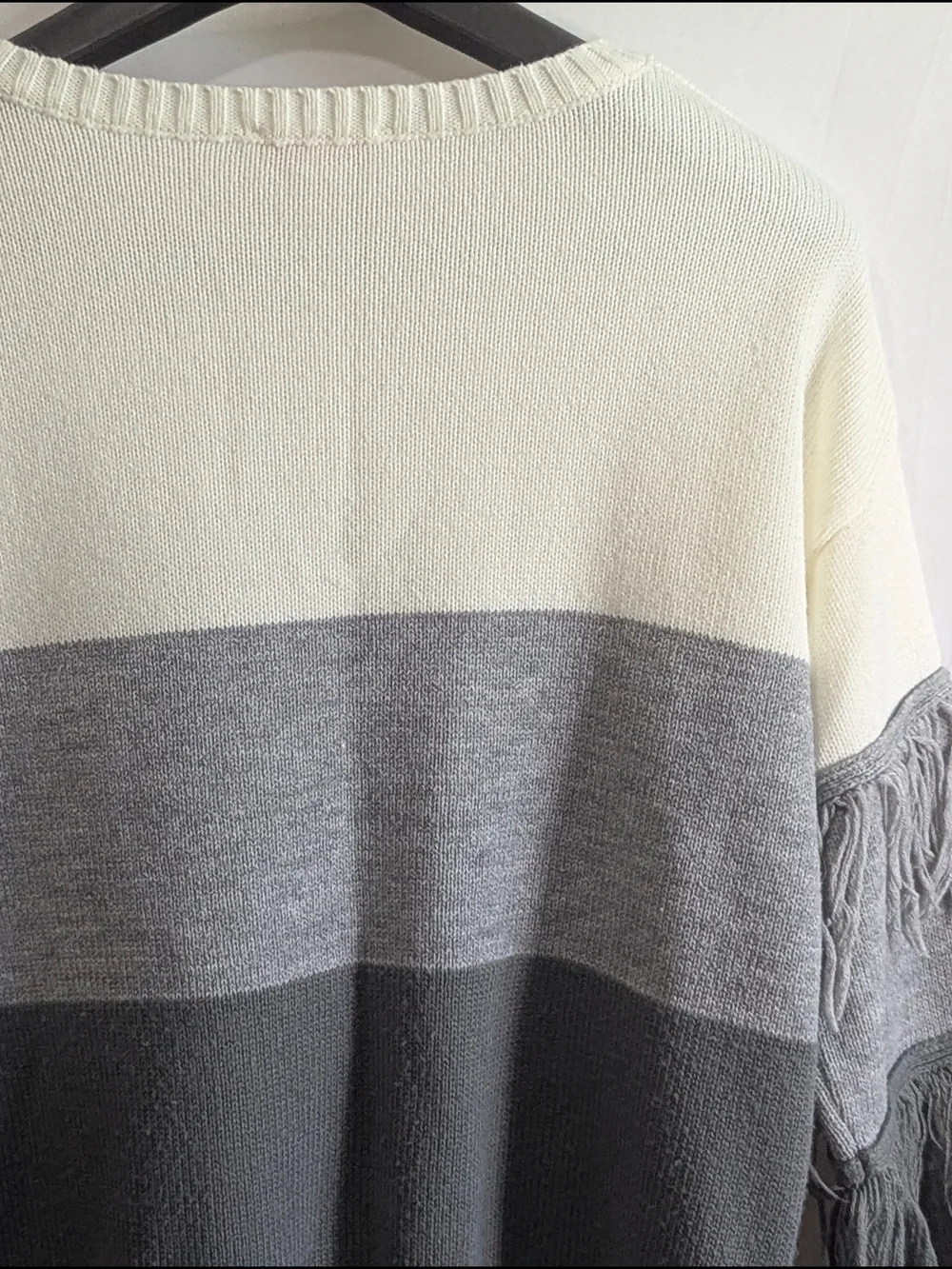 Pink Lily Fringe Colorblock Knit Sweater Ivory Gray Long Sleeve Boho Size S